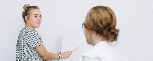 Devojke na predavanju